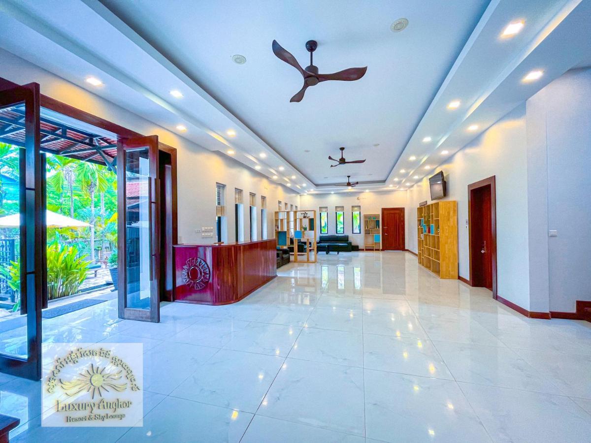 Luxury Angkor Resort & Sky Lounge Сіємреап Екстер'єр фото