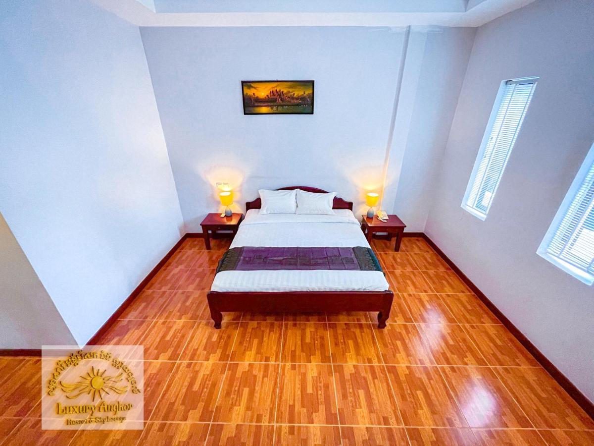 Luxury Angkor Resort & Sky Lounge Сіємреап Екстер'єр фото