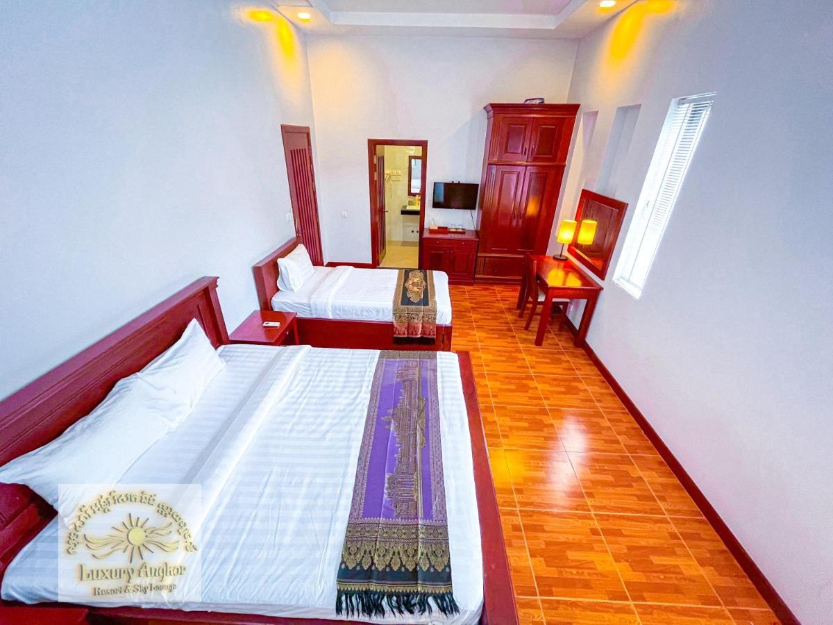 Luxury Angkor Resort & Sky Lounge Сіємреап Екстер'єр фото