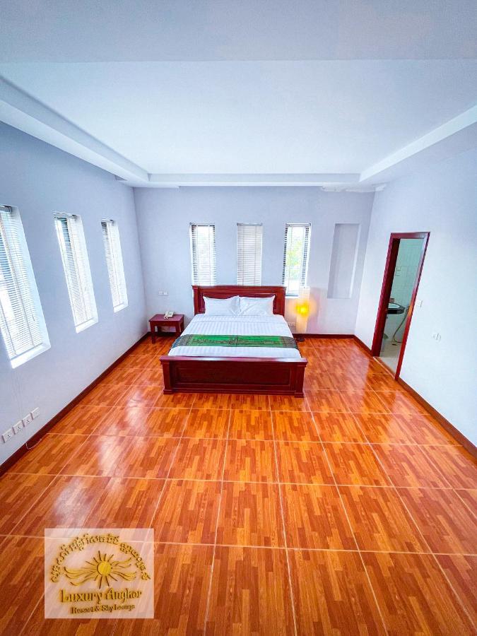 Luxury Angkor Resort & Sky Lounge Сіємреап Екстер'єр фото