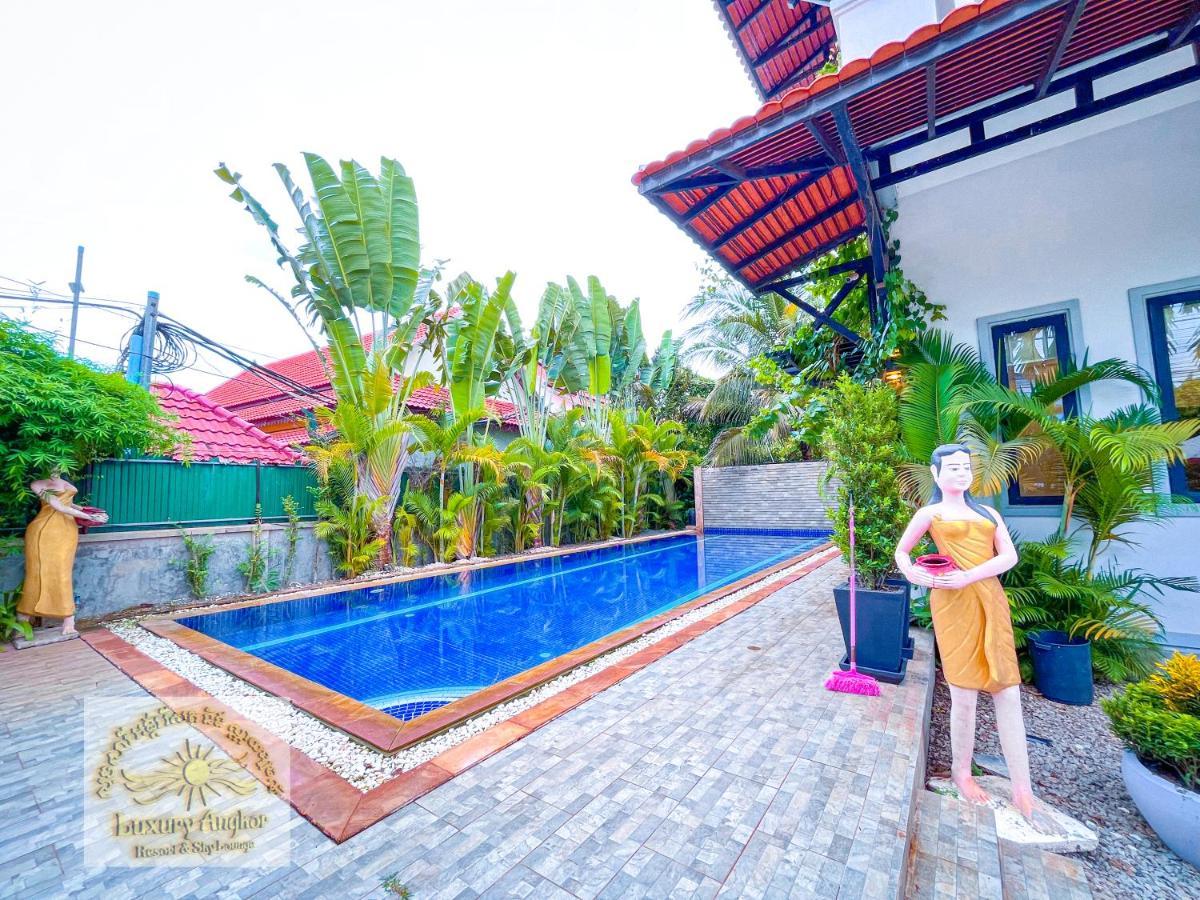 Luxury Angkor Resort & Sky Lounge Сіємреап Екстер'єр фото