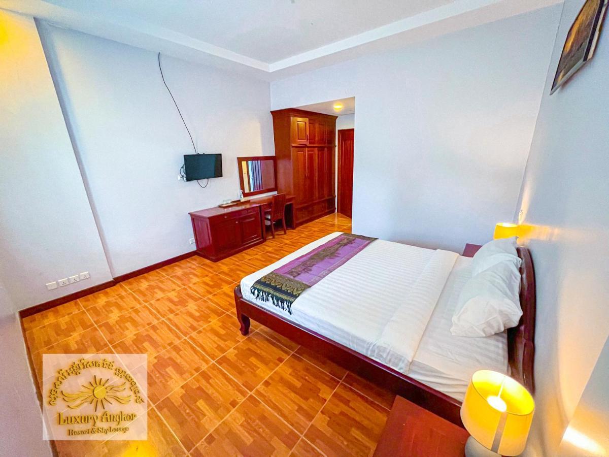 Luxury Angkor Resort & Sky Lounge Сіємреап Екстер'єр фото