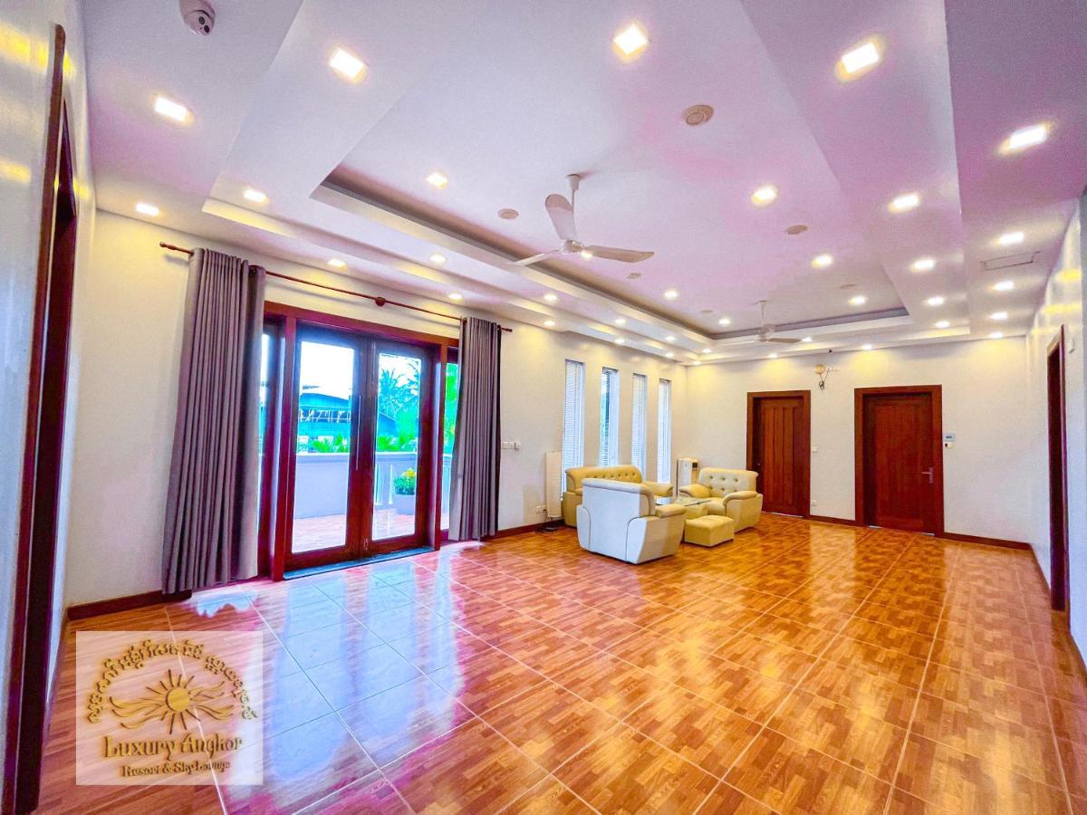Luxury Angkor Resort & Sky Lounge Сіємреап Екстер'єр фото