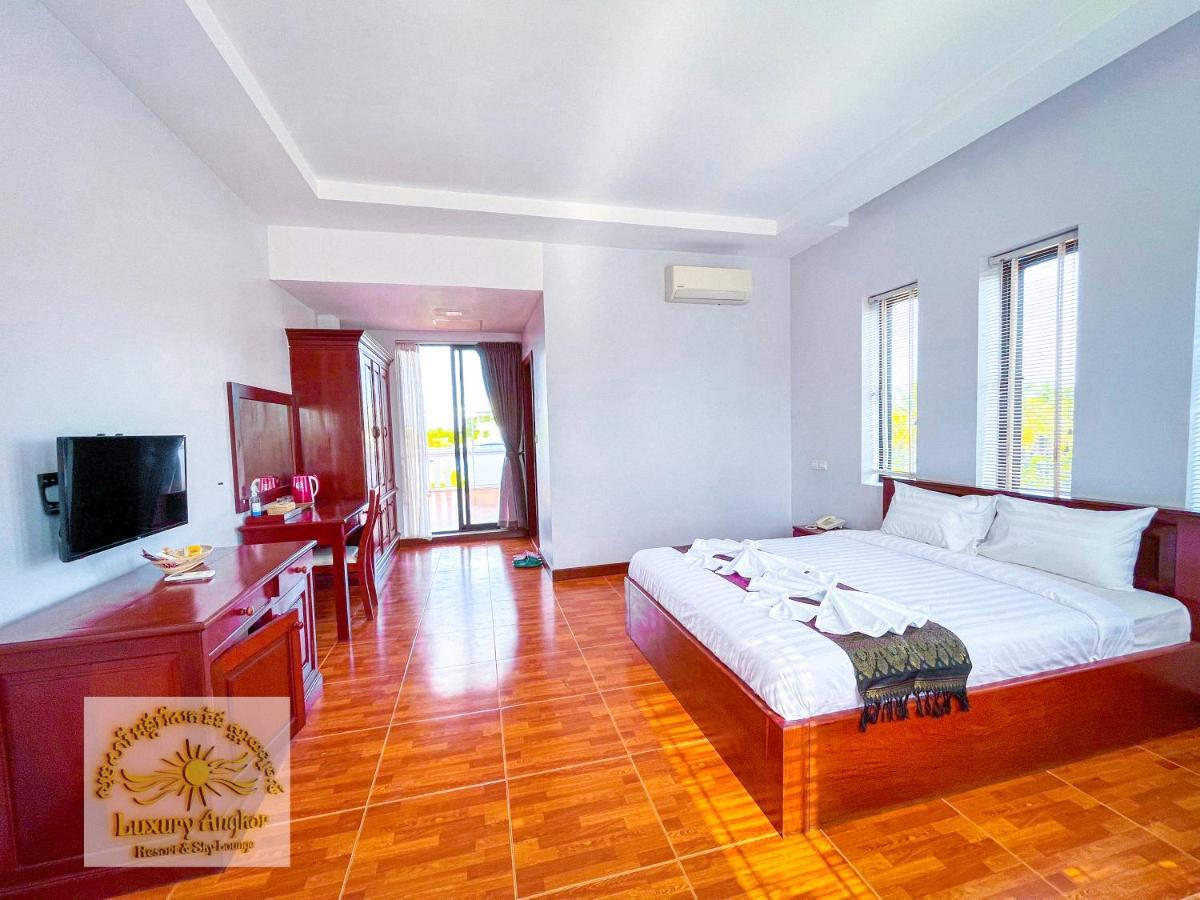 Luxury Angkor Resort & Sky Lounge Сіємреап Екстер'єр фото