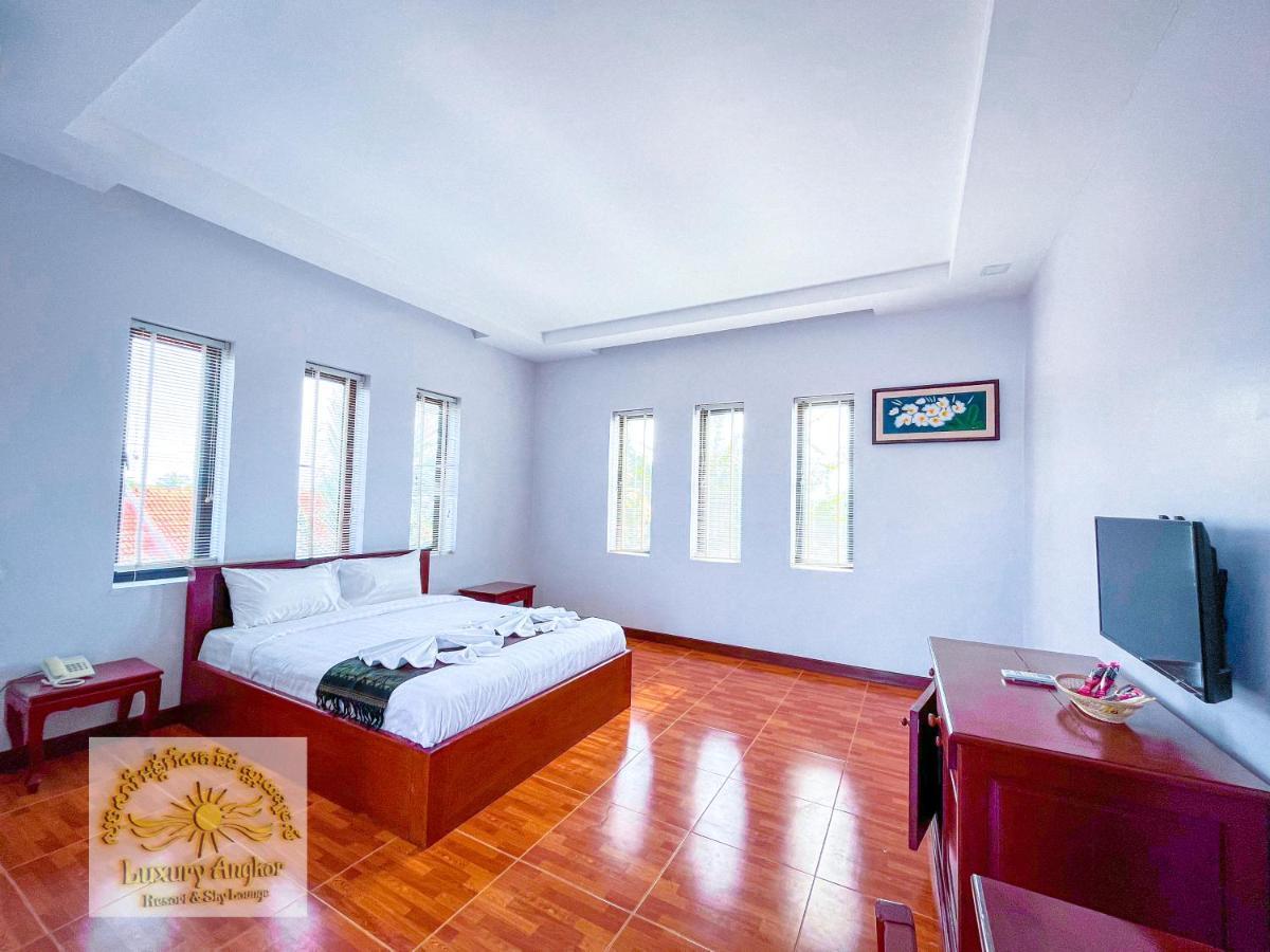 Luxury Angkor Resort & Sky Lounge Сіємреап Екстер'єр фото