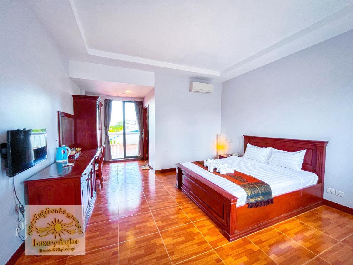 Luxury Angkor Resort & Sky Lounge Сіємреап Екстер'єр фото