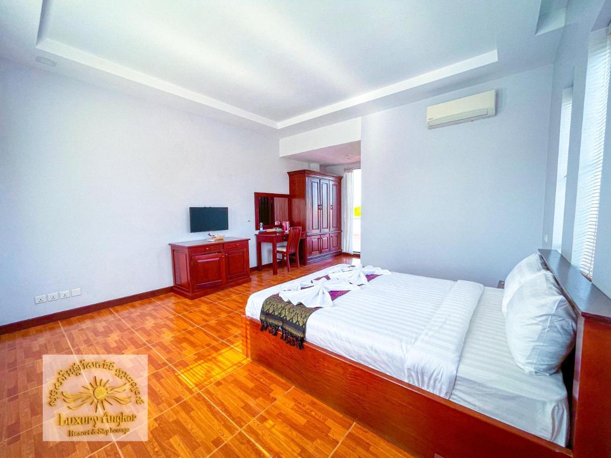 Luxury Angkor Resort & Sky Lounge Сіємреап Екстер'єр фото
