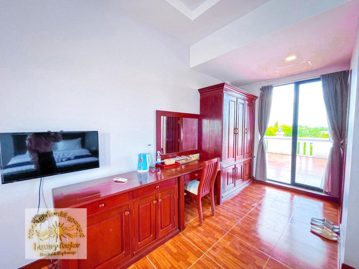Luxury Angkor Resort & Sky Lounge Сіємреап Екстер'єр фото